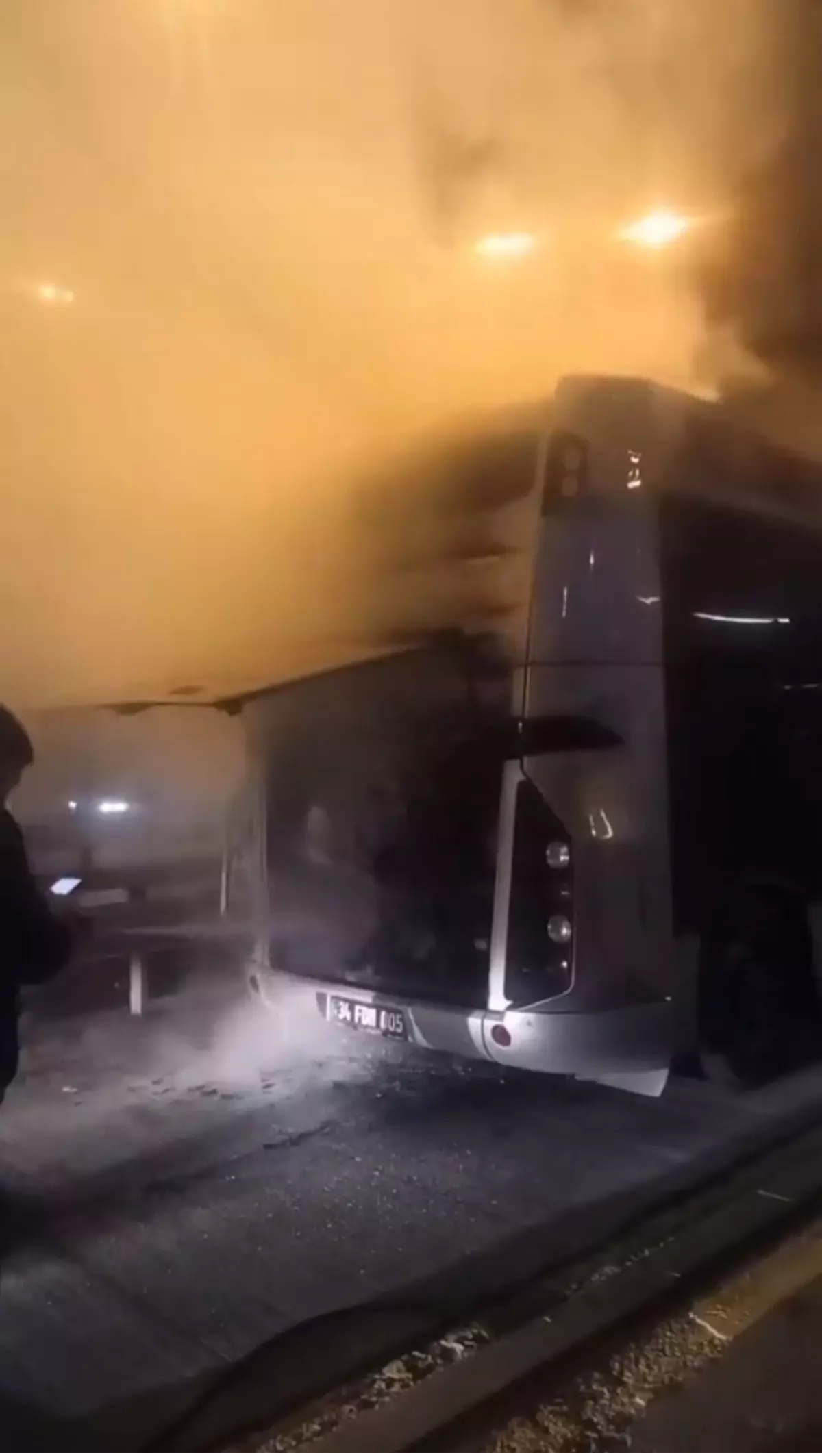 Edirnekapı\'da metrobüste çıkan yangın paniğe neden oldu