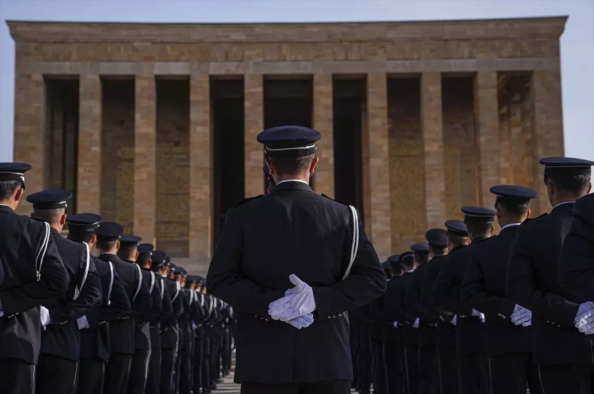 Emniyet Genel Müdürü Demirtaş ve beraberindekiler Anıtkabir\'i ziyaret etti