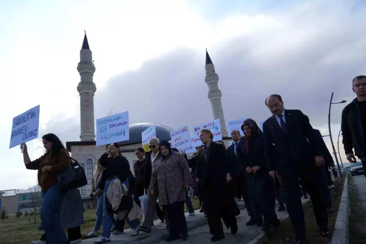 Kadına Yönelik Şiddete Karşı Farkındalık Yürüyüşü