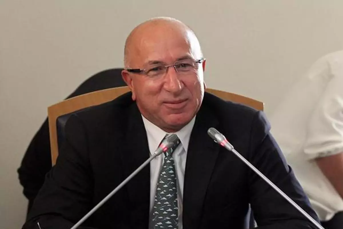 Firari iş insanı Turgay Ciner de bahis soruşturmasına dahil edildi