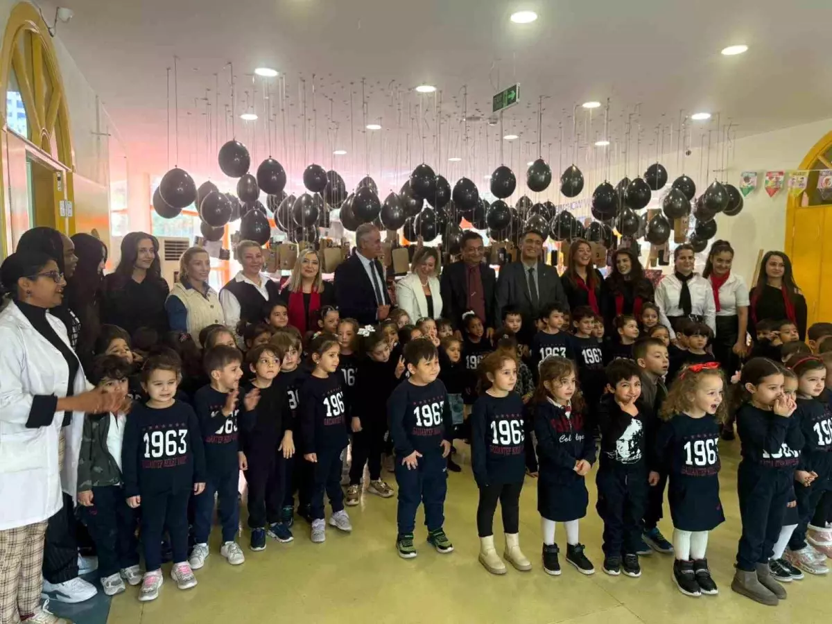 GKV Anaokulu\'ndan Atatürk\'e Anlamlı Sergi