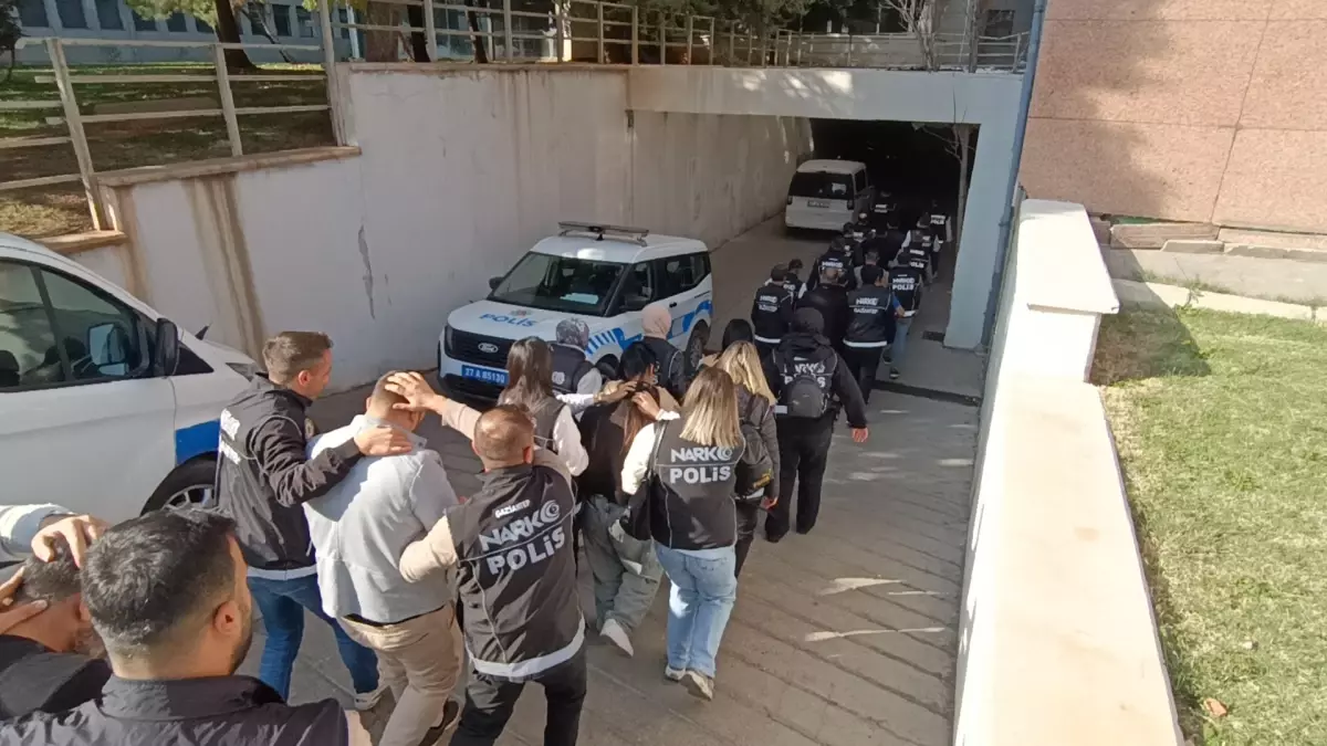 Gaziantep\'te Uyuşturucu Operasyonu: 16 Tutuklama