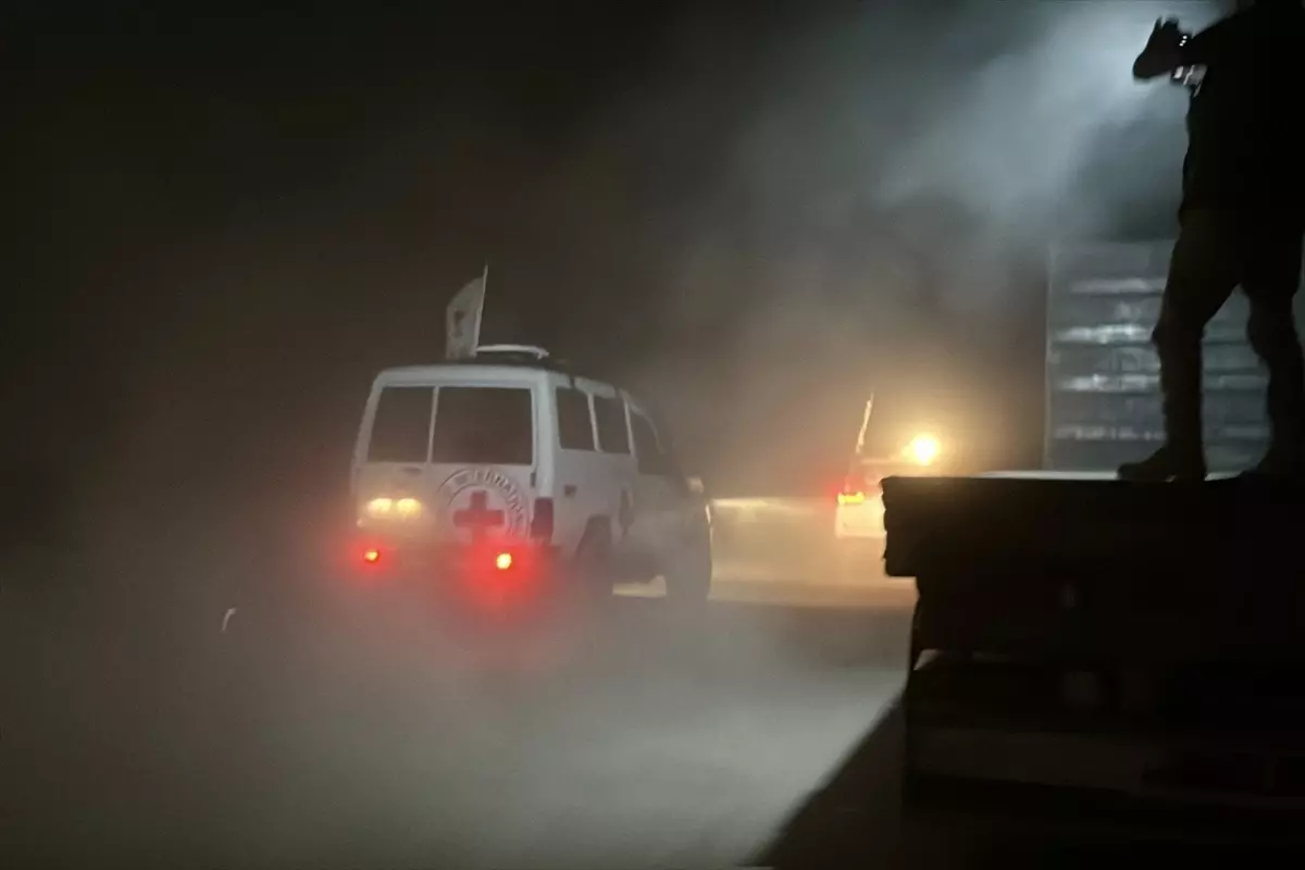 Hamas, İsrailli cesedi Kızılhaç\'a teslim etti