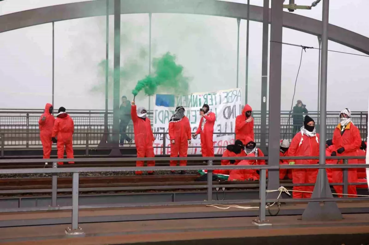 Hamburg\'da Filistin İçin Liman Protestosu