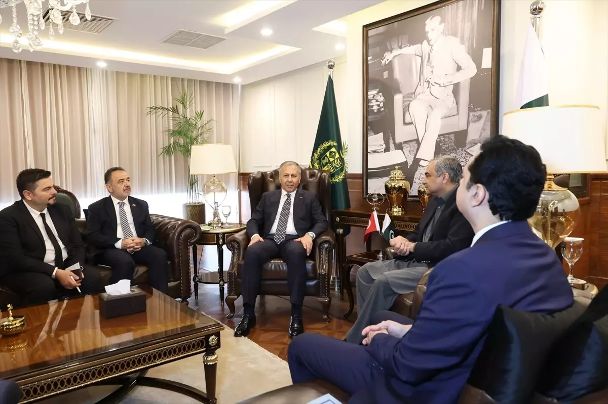 Yerlikaya ve Nakvi\'den Güvenlik Görüşmesi