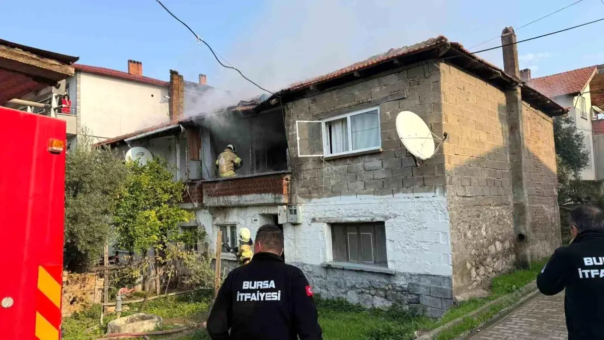 İznik\'te Ev Yangını Paniğe Neden Oldu