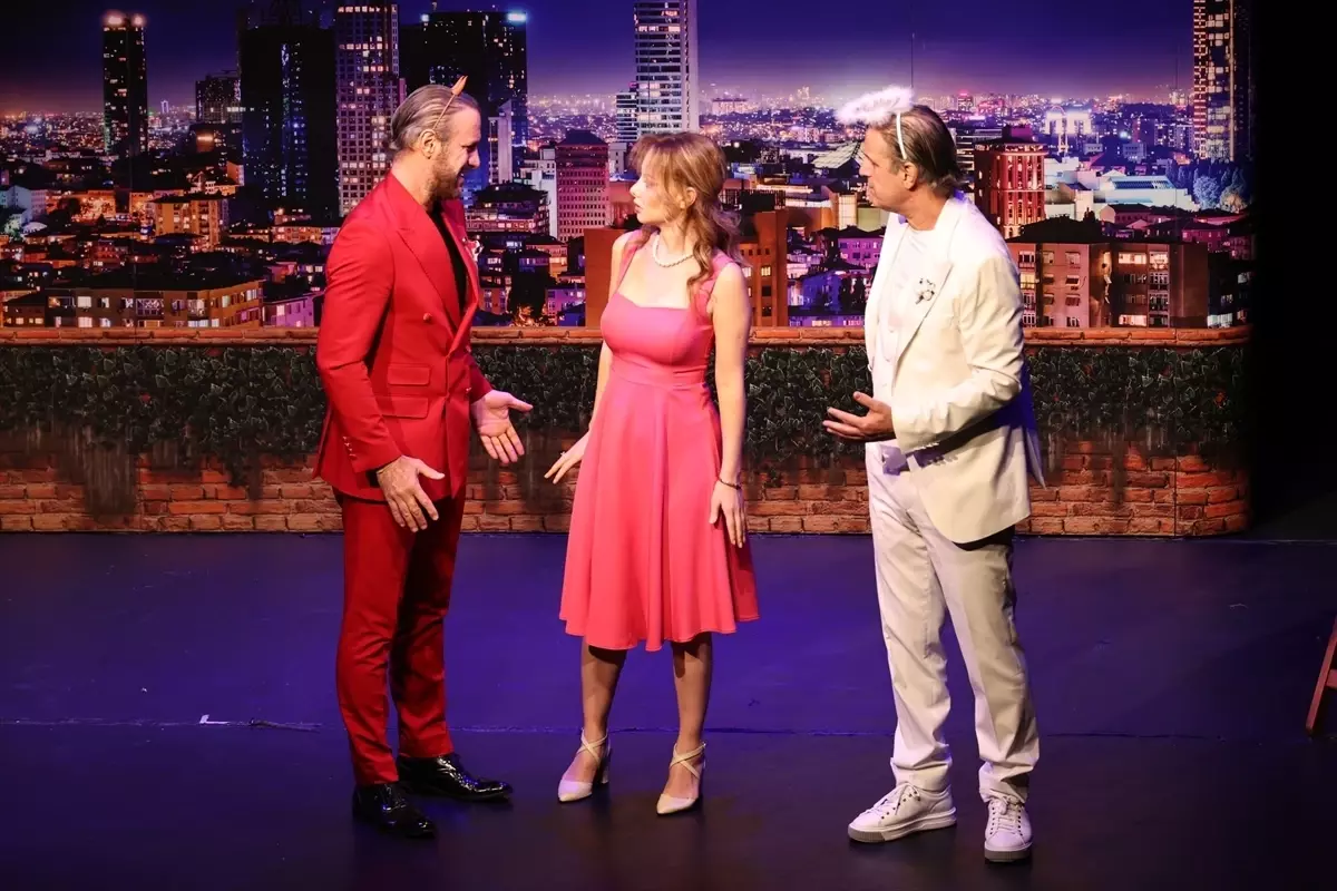 Dervişoğlu Tiyatroda