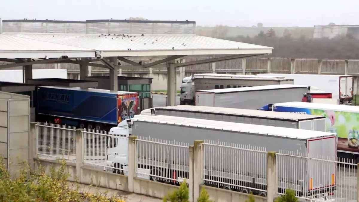 Kapıkule\'de Rekor TIR Geçişi