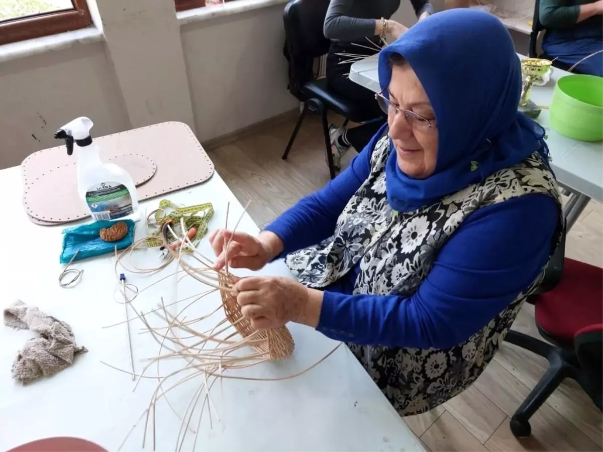 Kartepe\'de Meslek ve Sanat Eğitimi Kursları Kayıtları Devam Ediyor