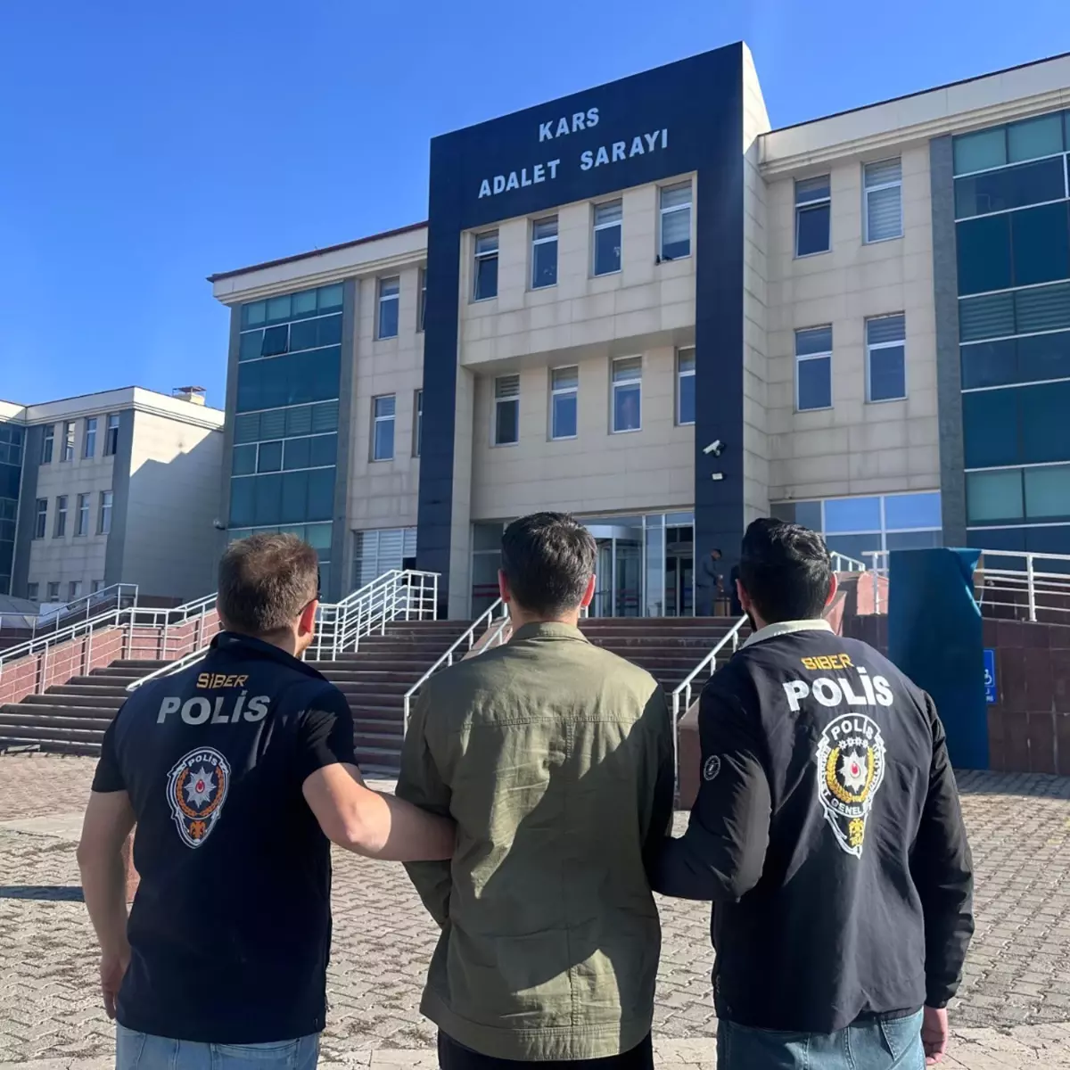 Kars\'ta Dolandırıcı Yakalandı