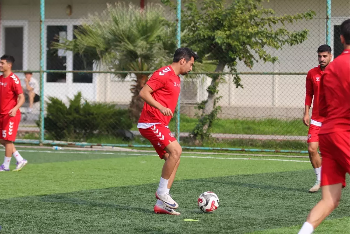 Karşıyaka, Ayvalıkgücü Deplasmanına Hazırlanıyor