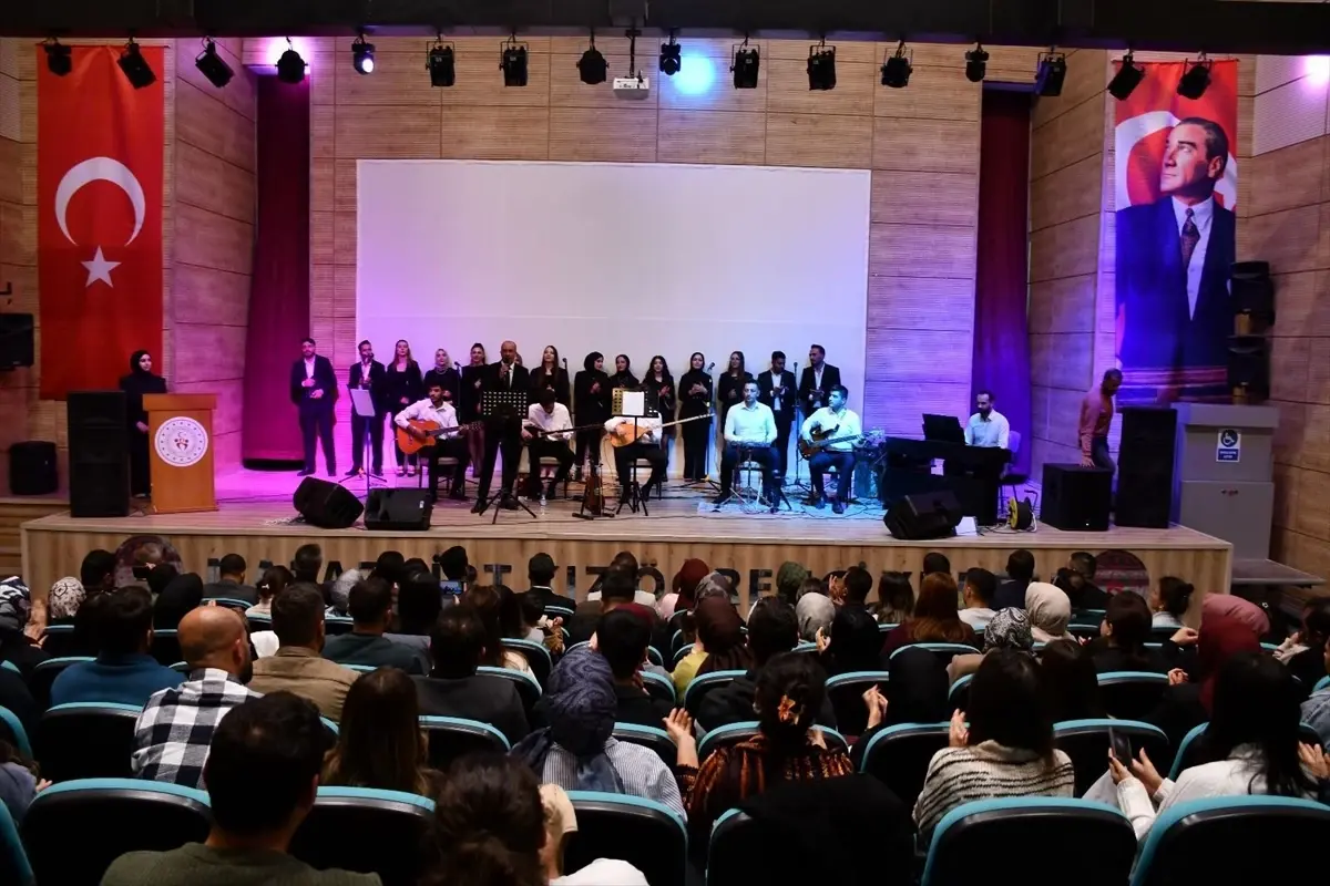 Malazgirt\'te Gençlik Konseri Düzenlendi