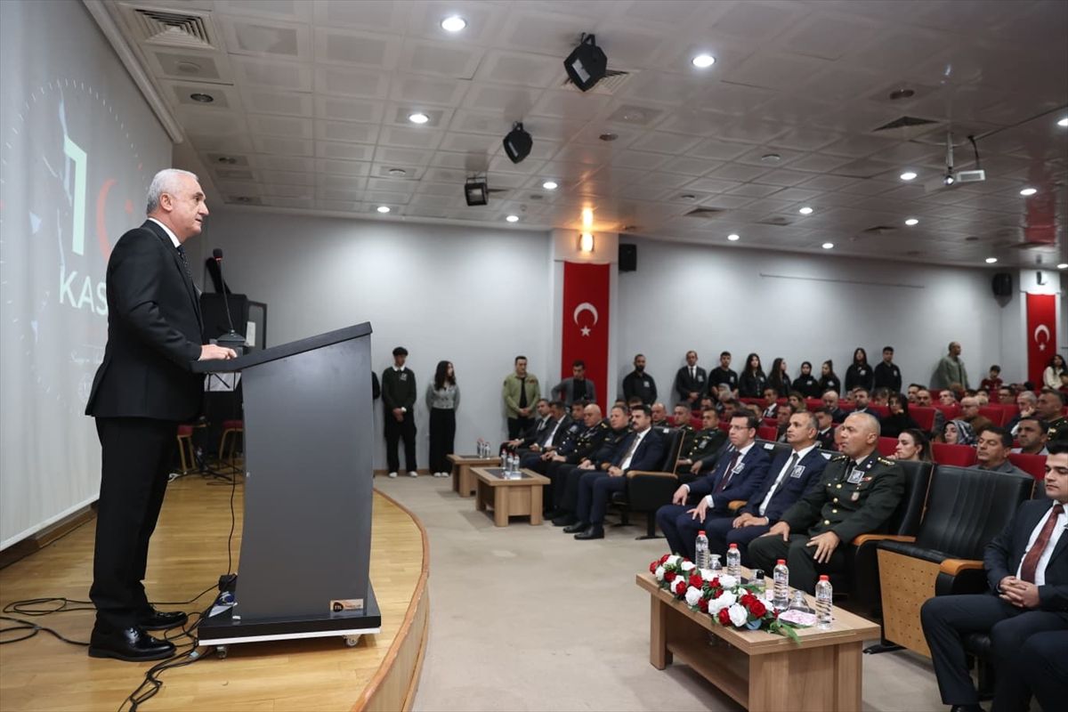 Muş\'ta 10 Kasım Anma Programı Düzenlendi