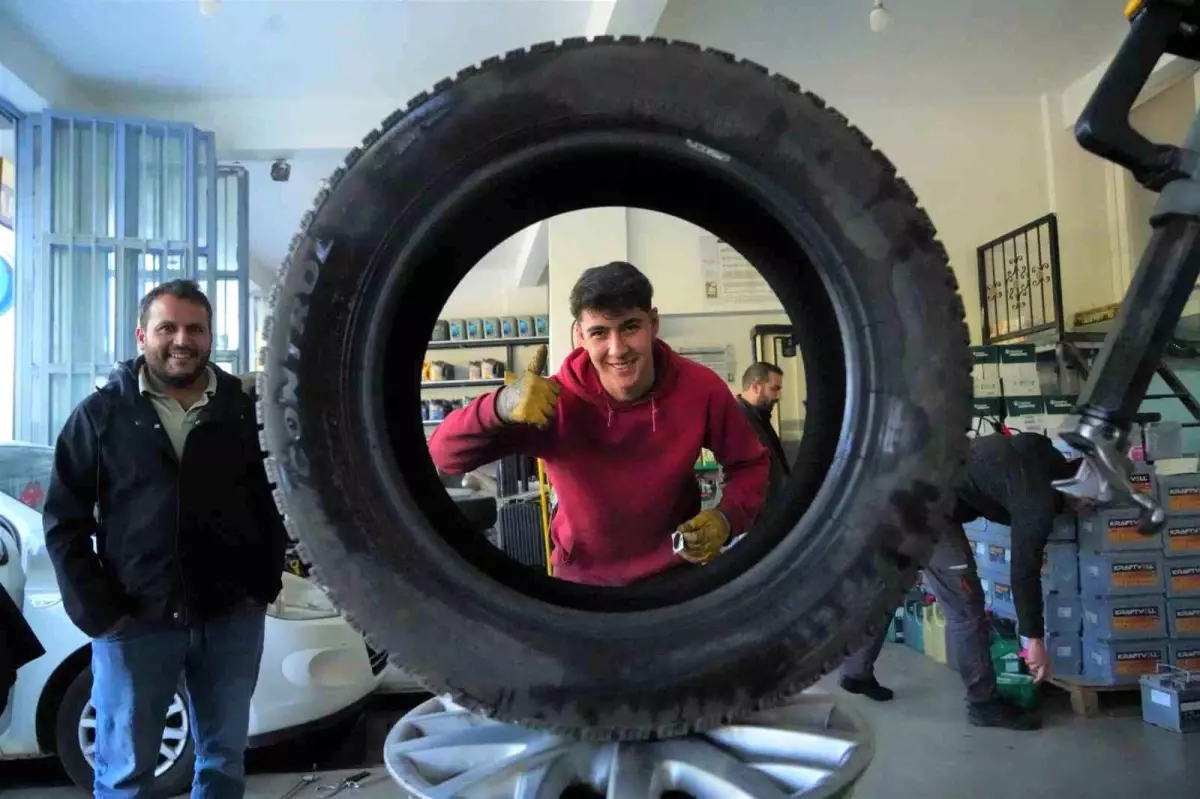 Muş\'ta Kış Lastiği Yoğunluğu Başladı