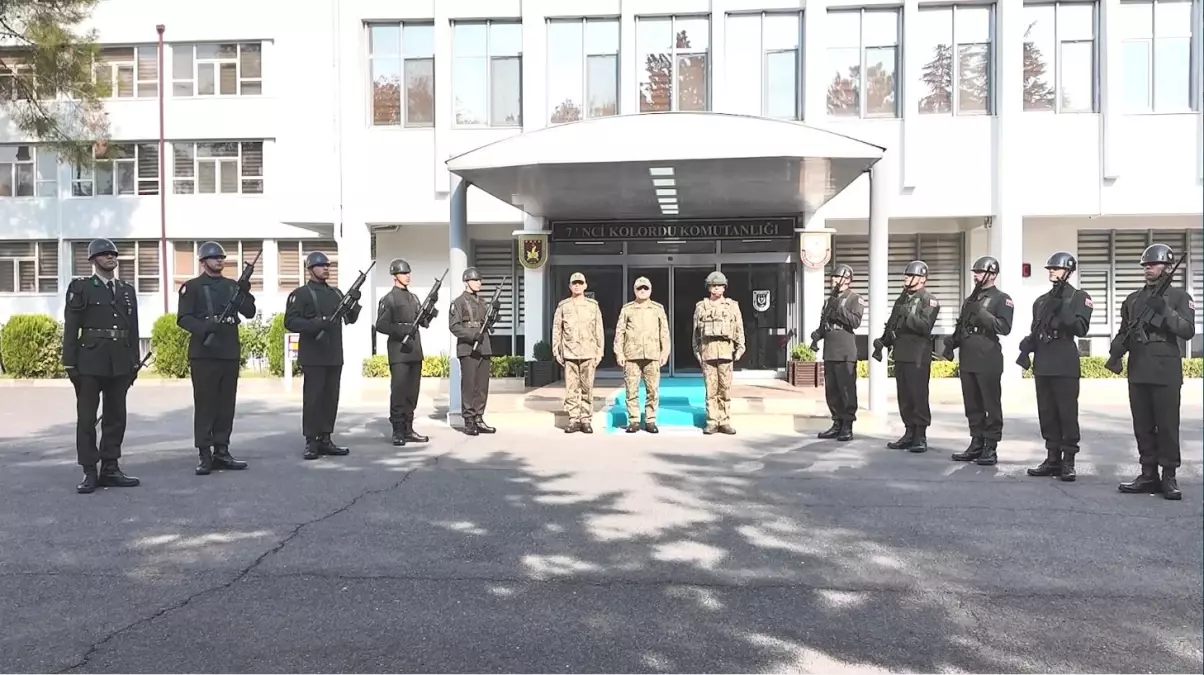 Kara Kuvvetleri Komutanı Tokel, Diyarbakır ve Gaziantep\'te İnceleme Yaptı