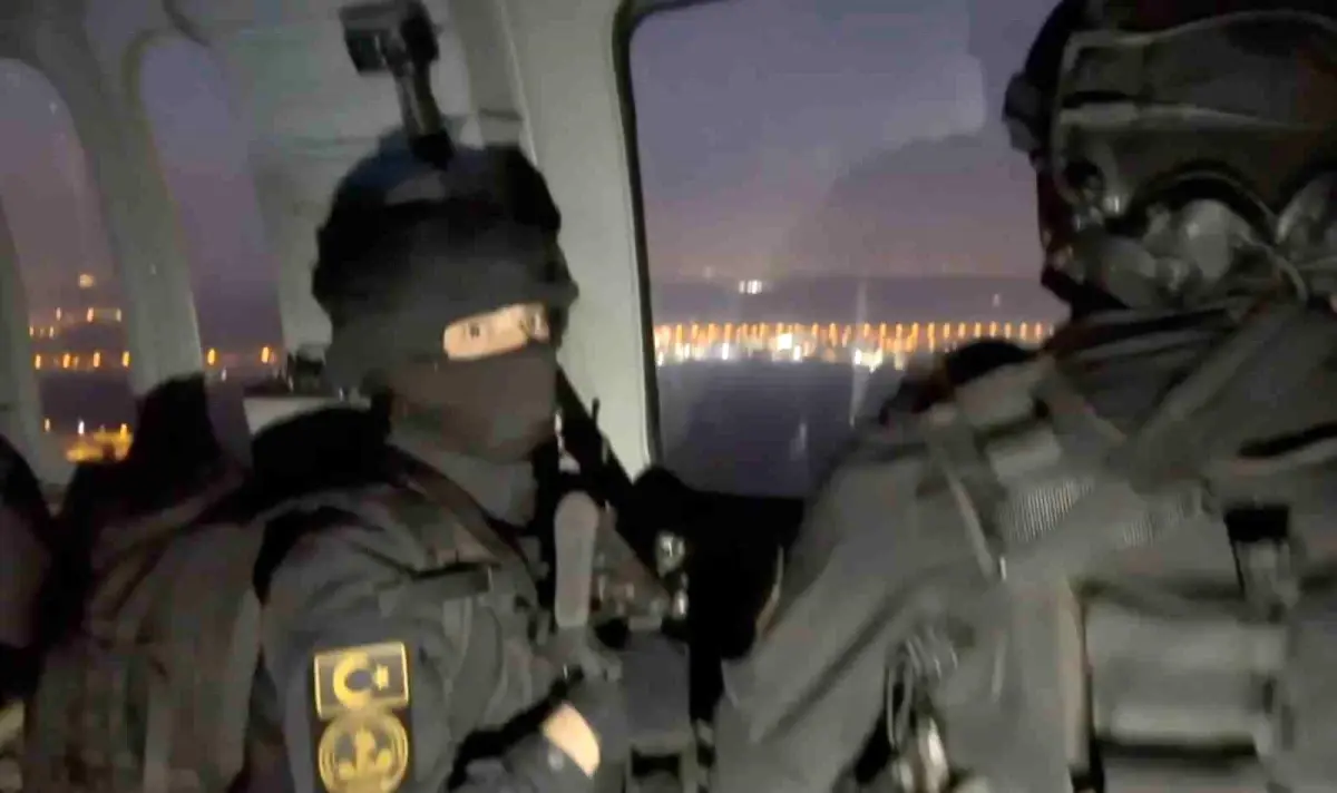 İzmir\'de Saraçlar Operasyonu: 23 Gözaltı