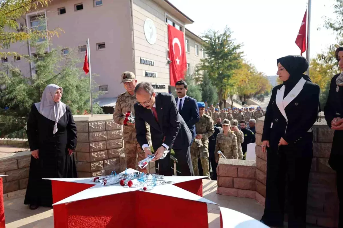 Siirt\'te helikopter kazasında şehit olan 17 asker dualarla anıldı