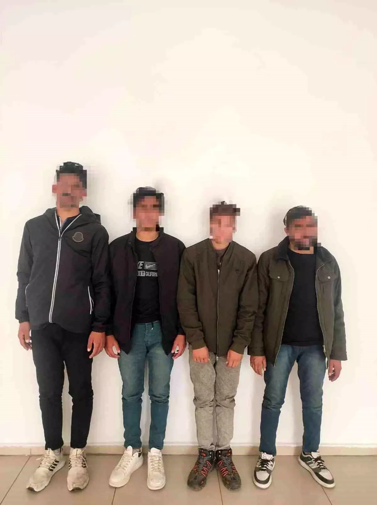 Siirt\'te sahte pasaportlu 4 düzensiz göçmen yakalandı