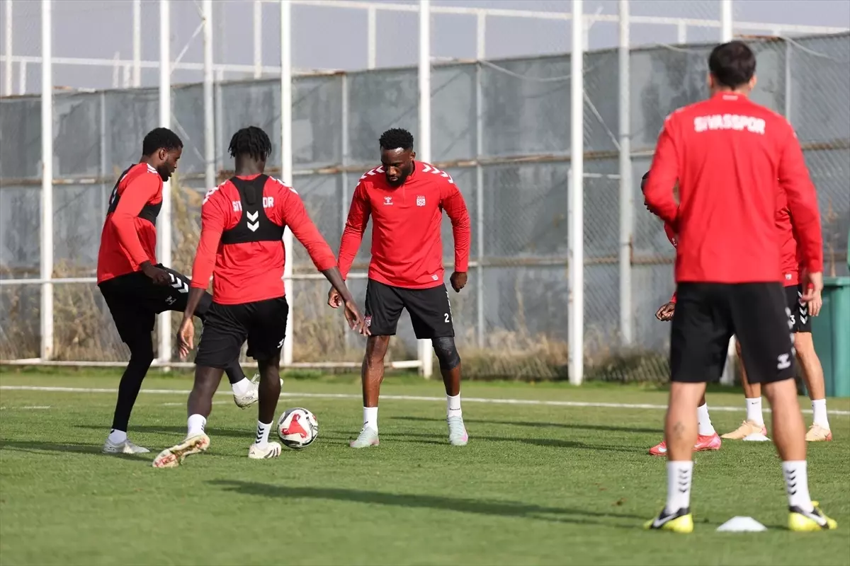 Sivasspor, Manisa FK ile Maça Hazır