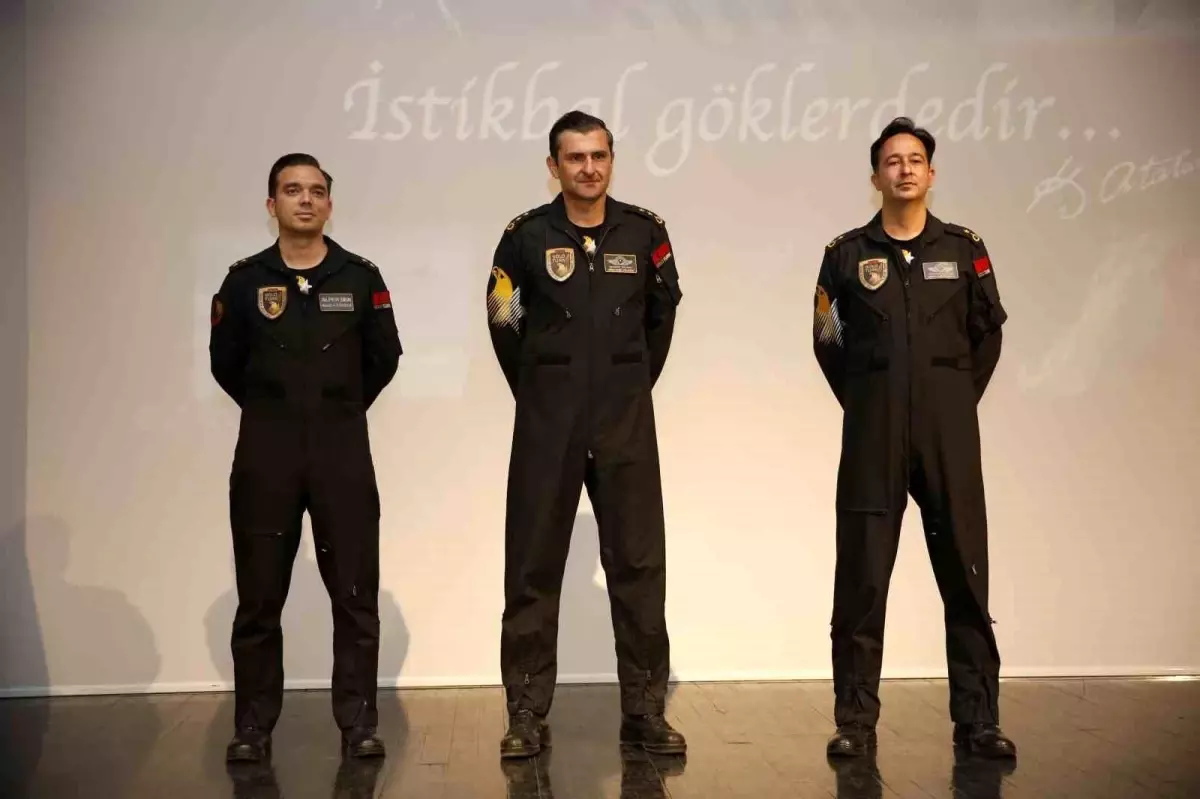 SOLOTÜRK Pilotları ESOGÜ\'de Öğrencilerle Buluştu