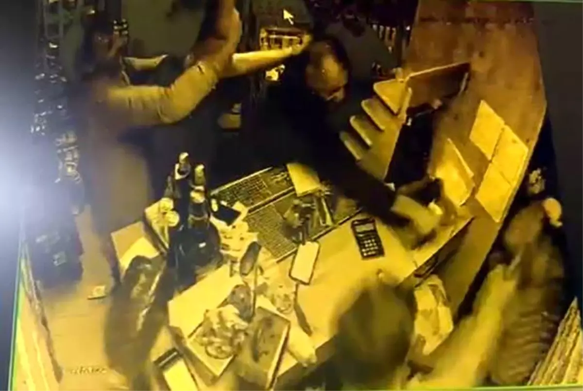 Çorlu\'da Tekel Büfeye Demir Sopalı Saldırı