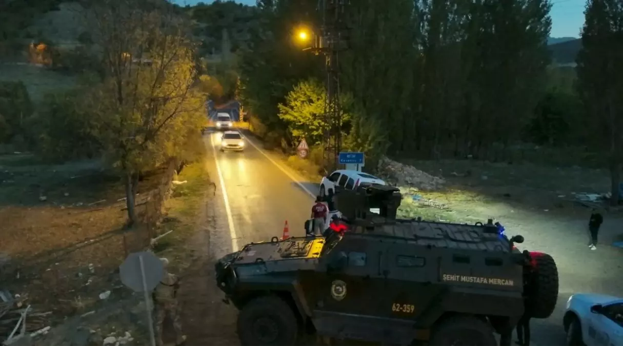 Tunceli\'de Uyuşturucu Operasyonu: 23 Kilo Esrar Ele Geçirildi