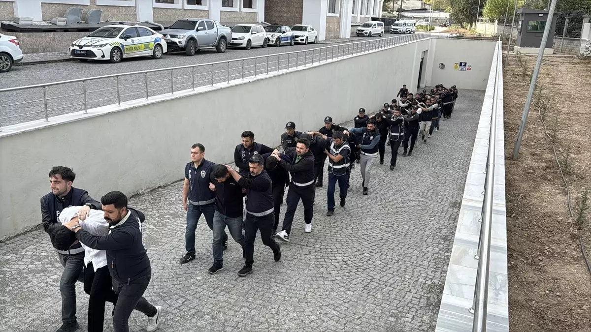 Silah Kaçakçılığı Operasyonu: 9 Tutuklama