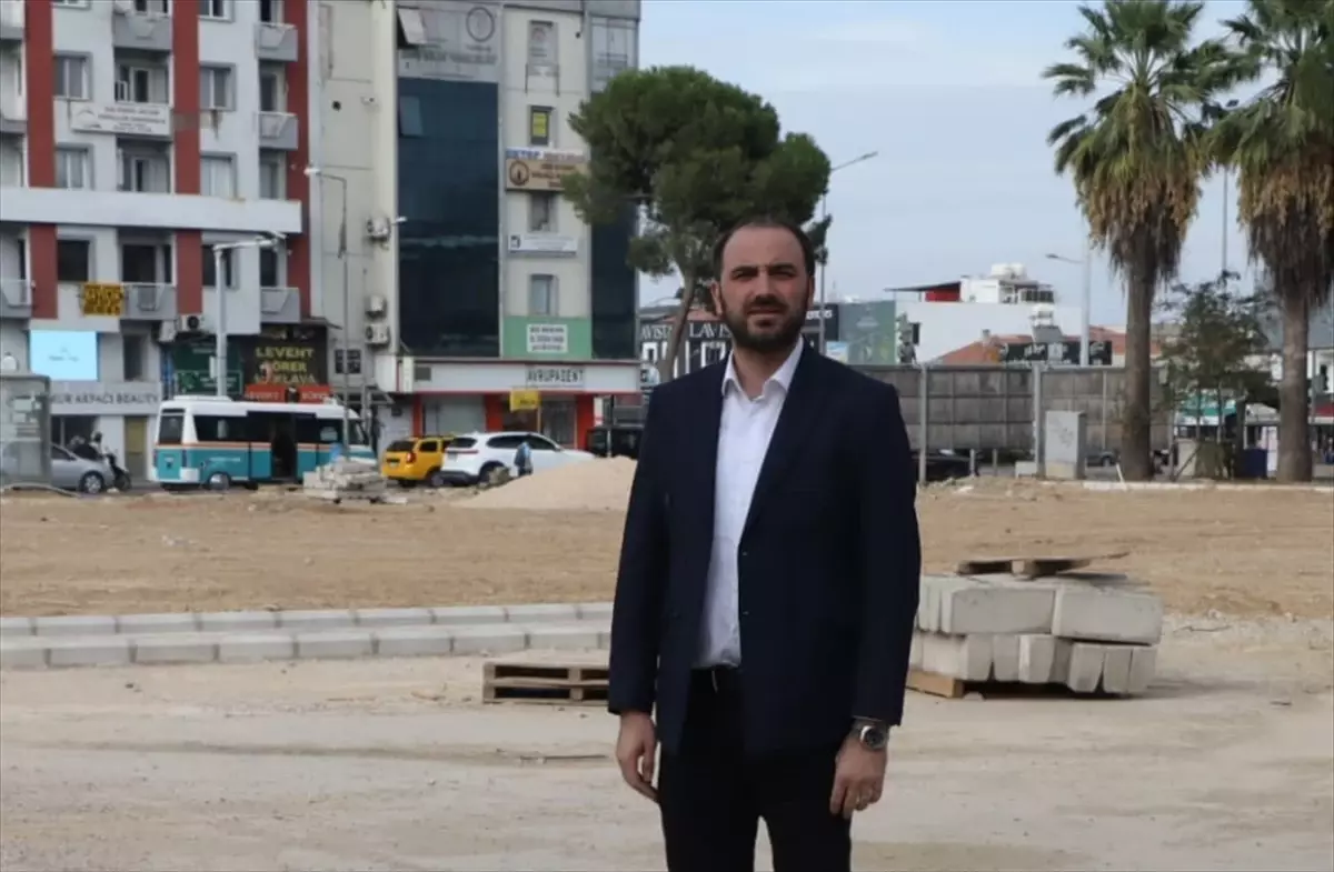 Gaziemir\'de Sanat Merkezi Yerine Gece Pazarı Eleştirisi