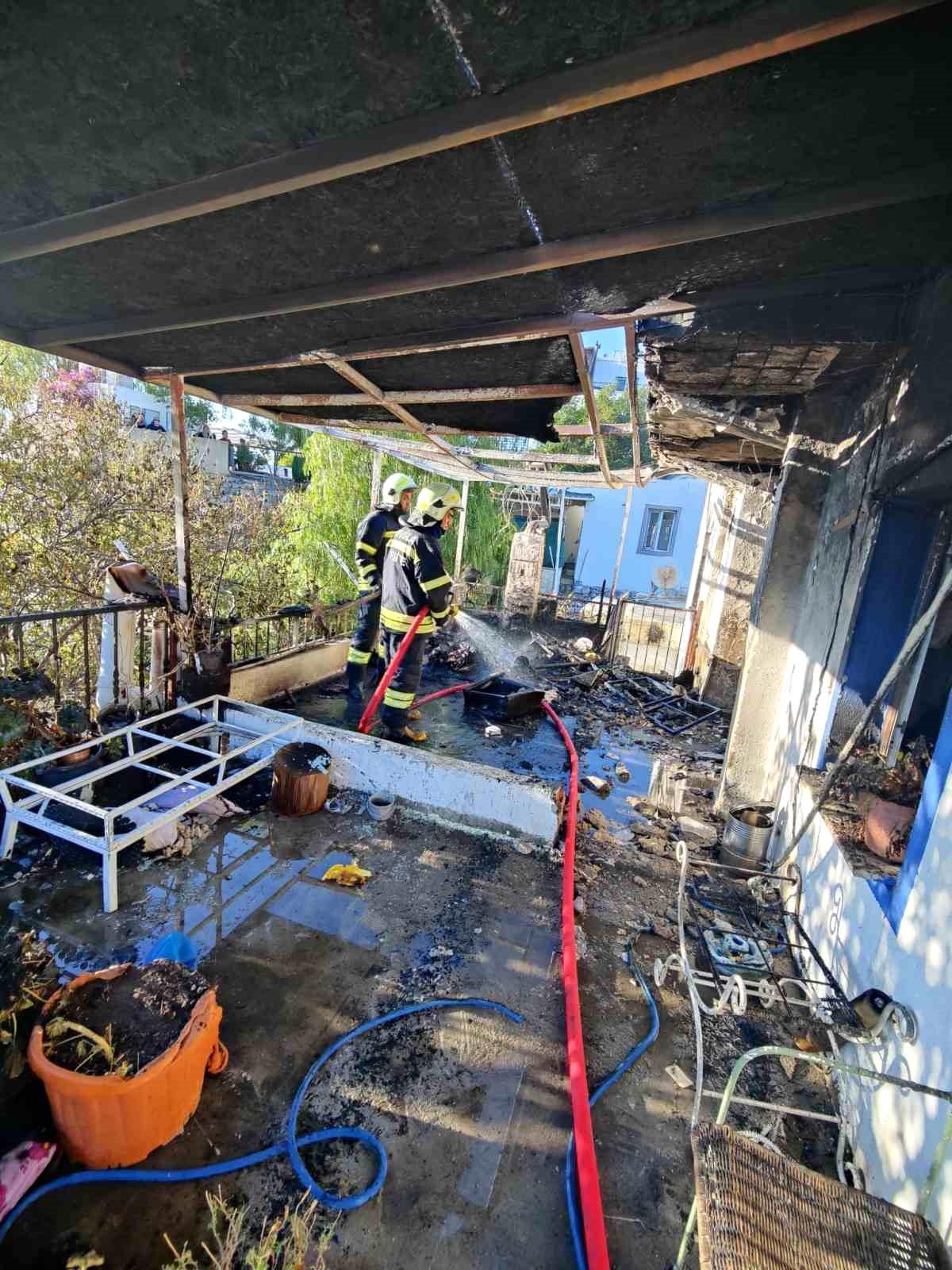 Bodrum\'da Ev Yangını Kontrol Altına Alındı