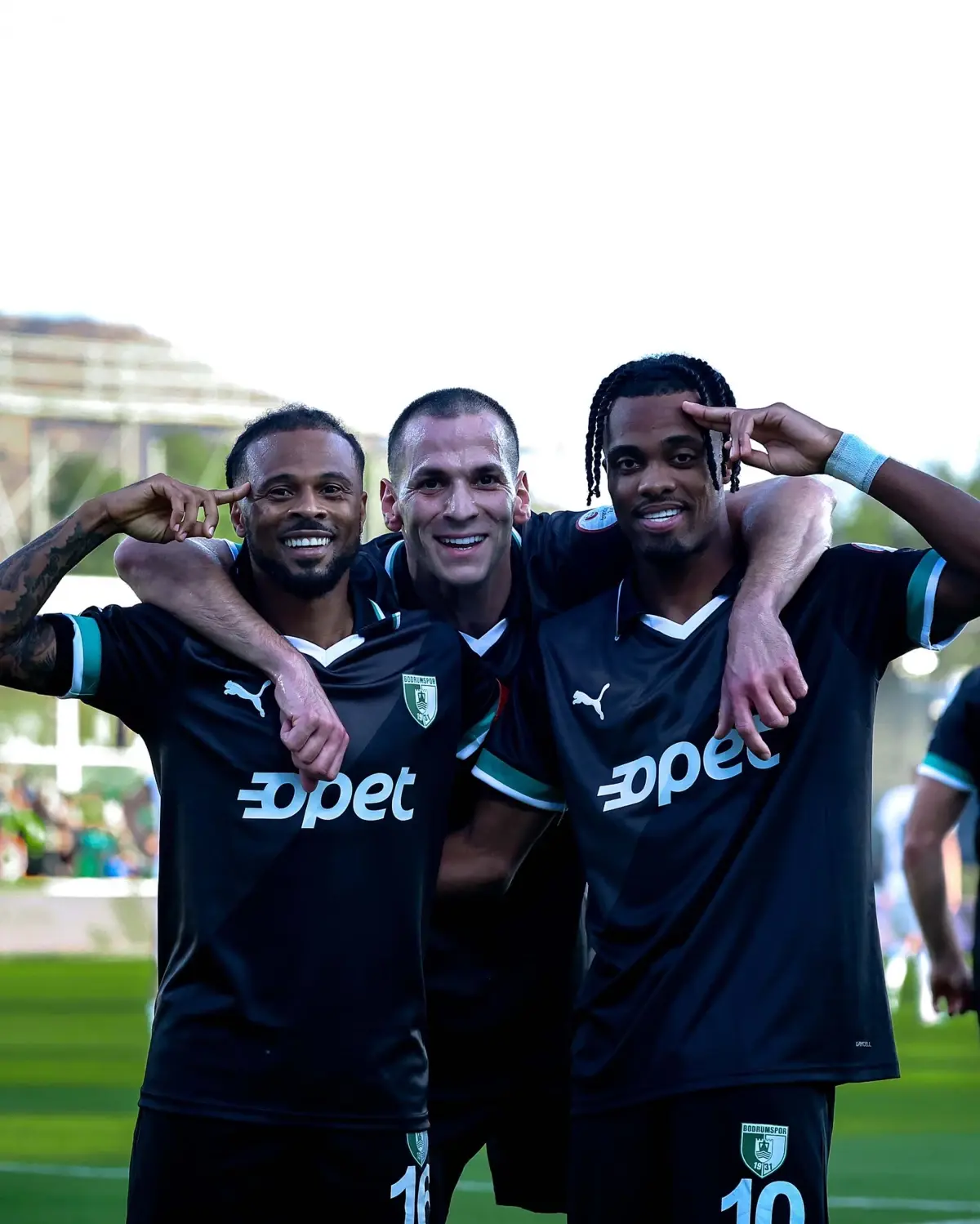 Bodrum FK, İstanbulspor\'u 5-0 Yenerek Liderlik İçin Umutlandırdı