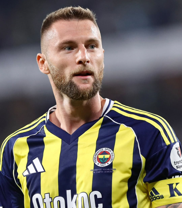 Dünya devinden Fenerbahçe'nin yıldızına teklif! Bir saniye düşünmeden yanıtladı