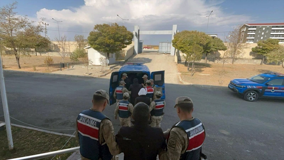 Horasan\'da Kaçak Kazı Operasyonu