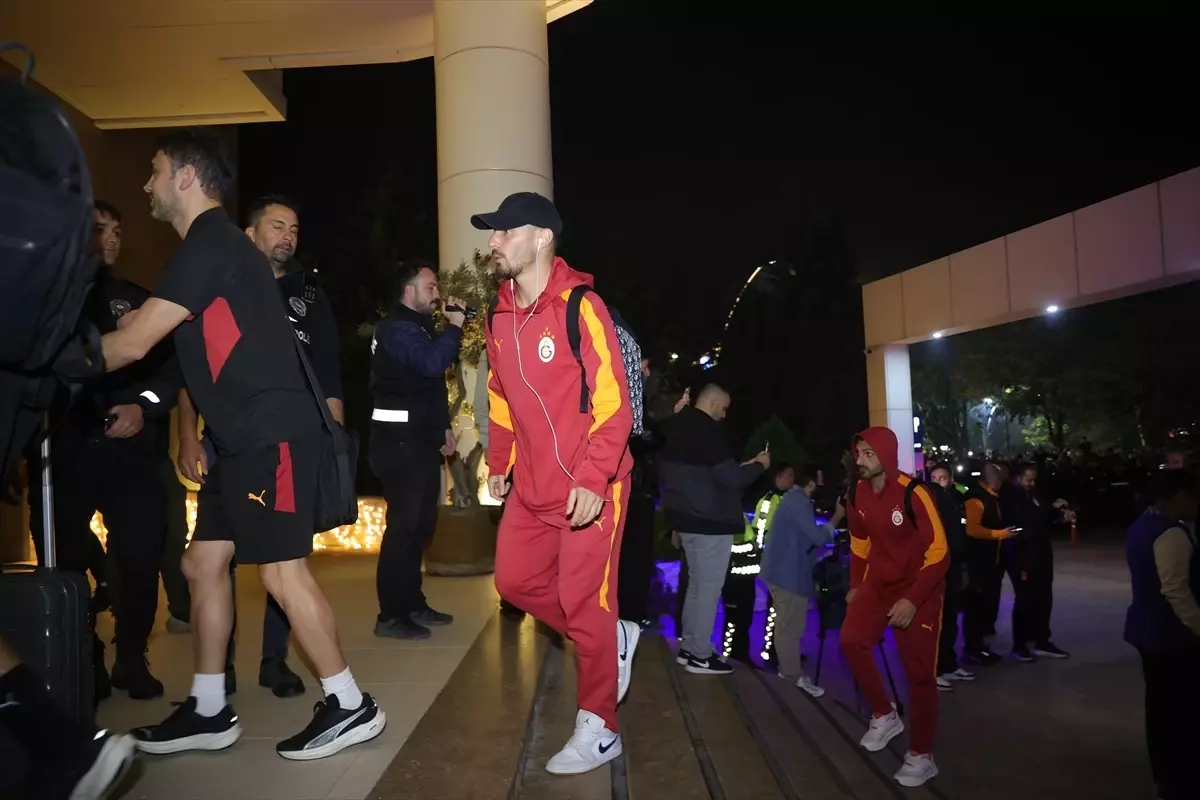 Galatasaray Kocaeli\'nde Coşkuyla Karşılandı