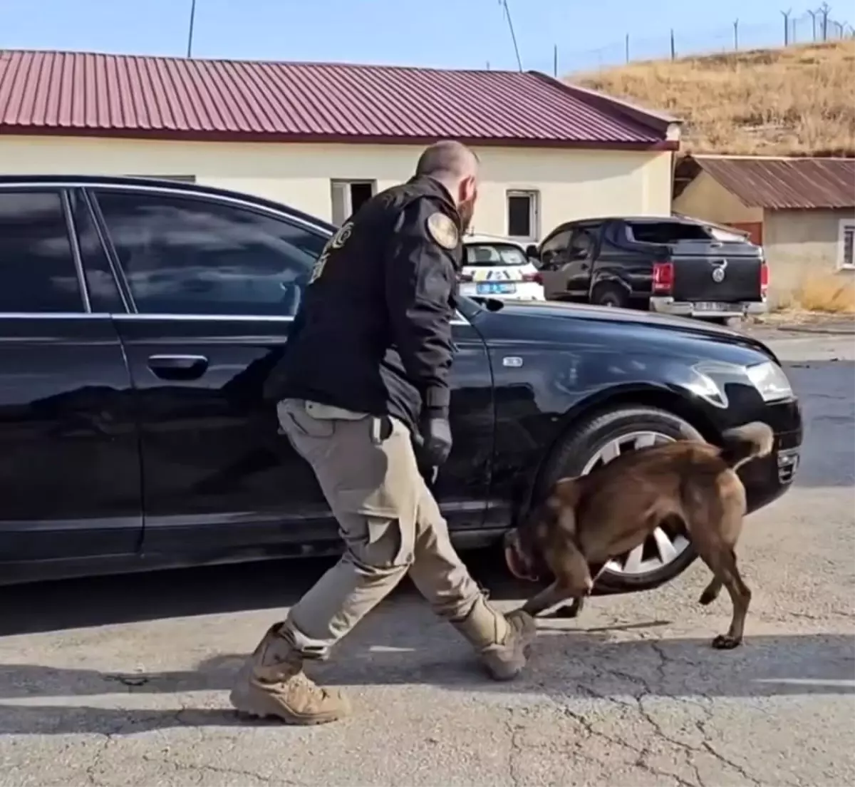 Yüksekova\'da 24.5 Kilo Metamfetamin Ele Geçirildi