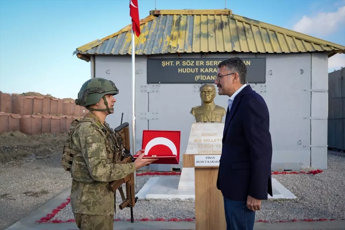 Vali Çelik ve Korgeneral Topaloğlu Üs Bölgelerini Ziyaret Etti