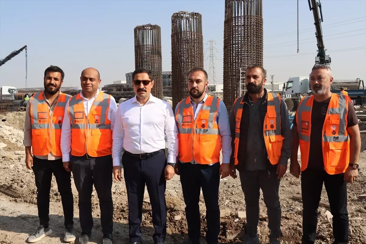 Hatay Valisi Masatlı, yapımı süren kavşak çalışmalarını inceledi