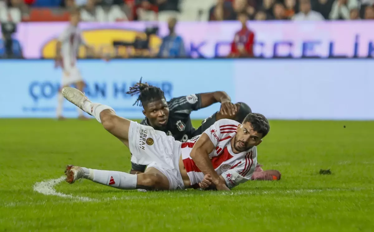 Antalyaspor Beşiktaş\'a 3-1 Yenildi