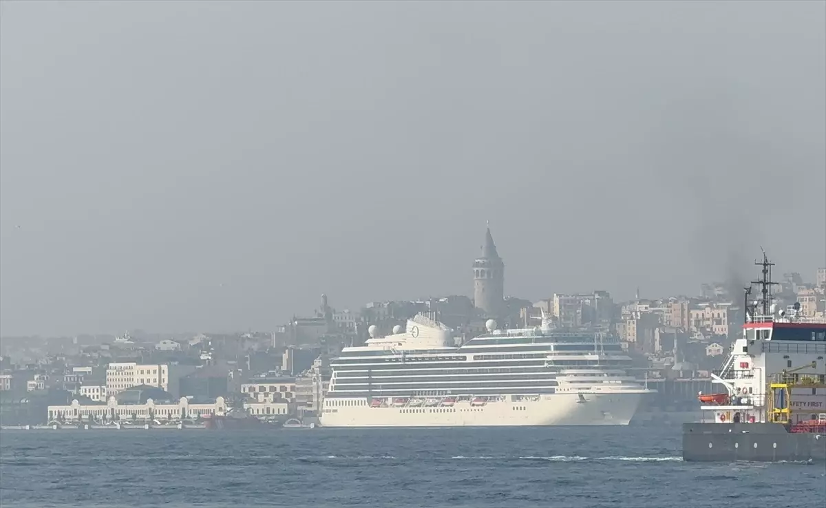 İstanbul Boğazı ve çevresinde sis etkili oldu