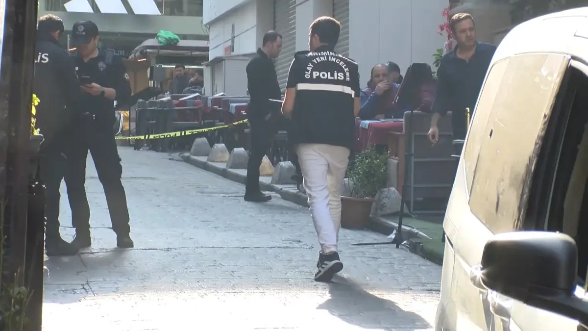 Beyoğlu\'nda Silahlı Kavga: 2 Yaralı