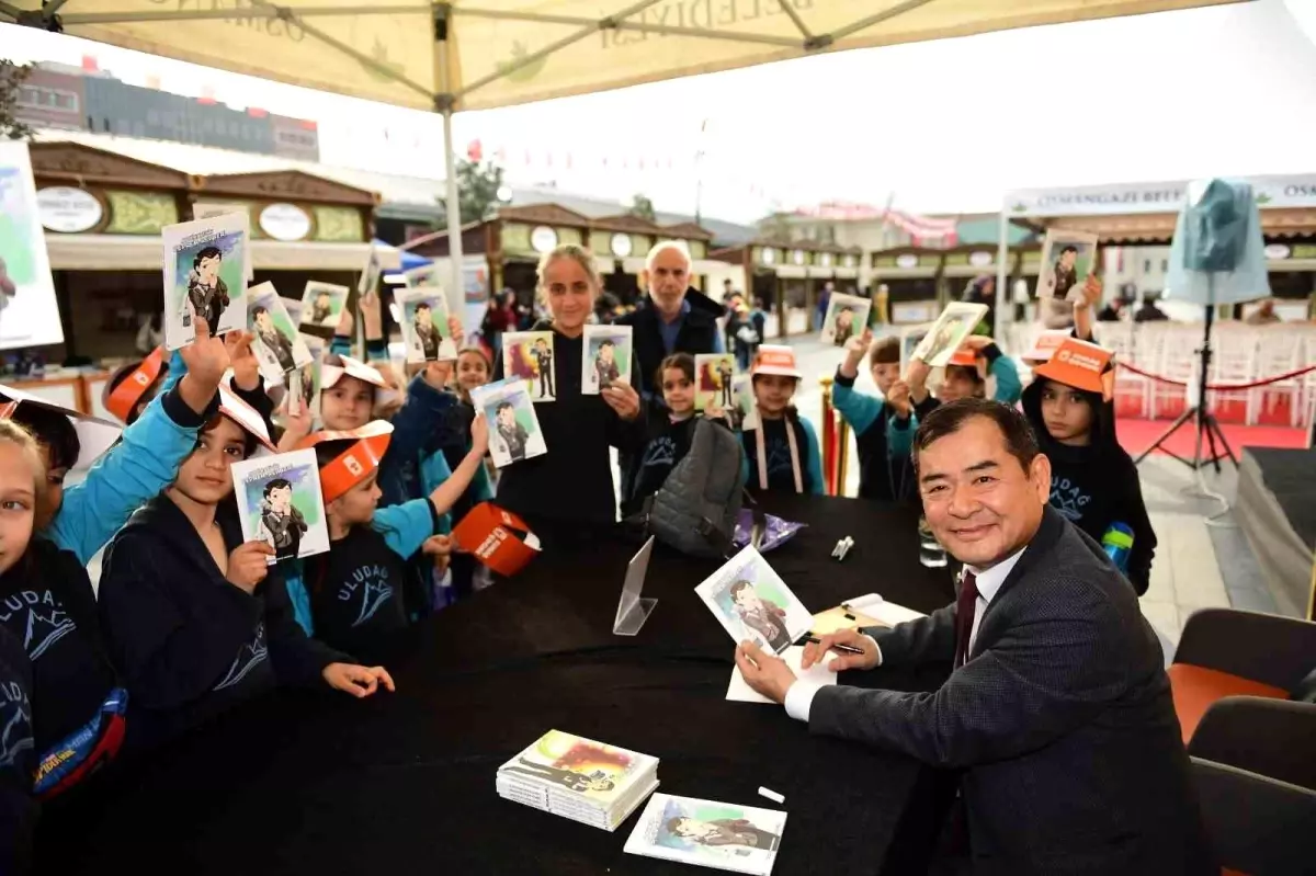 Japon Deprem Uzmanı Yoshinori, Osmangazi Kitap Fuarı\'nda Deprem Farkındalığına Dikkat Çekti