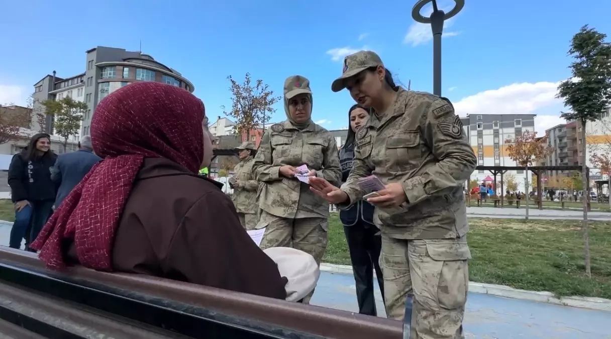 Yüksekova\'da Kadına Yönelik Şiddetle Mücadele İçin Bilgilendirme Faaliyetleri