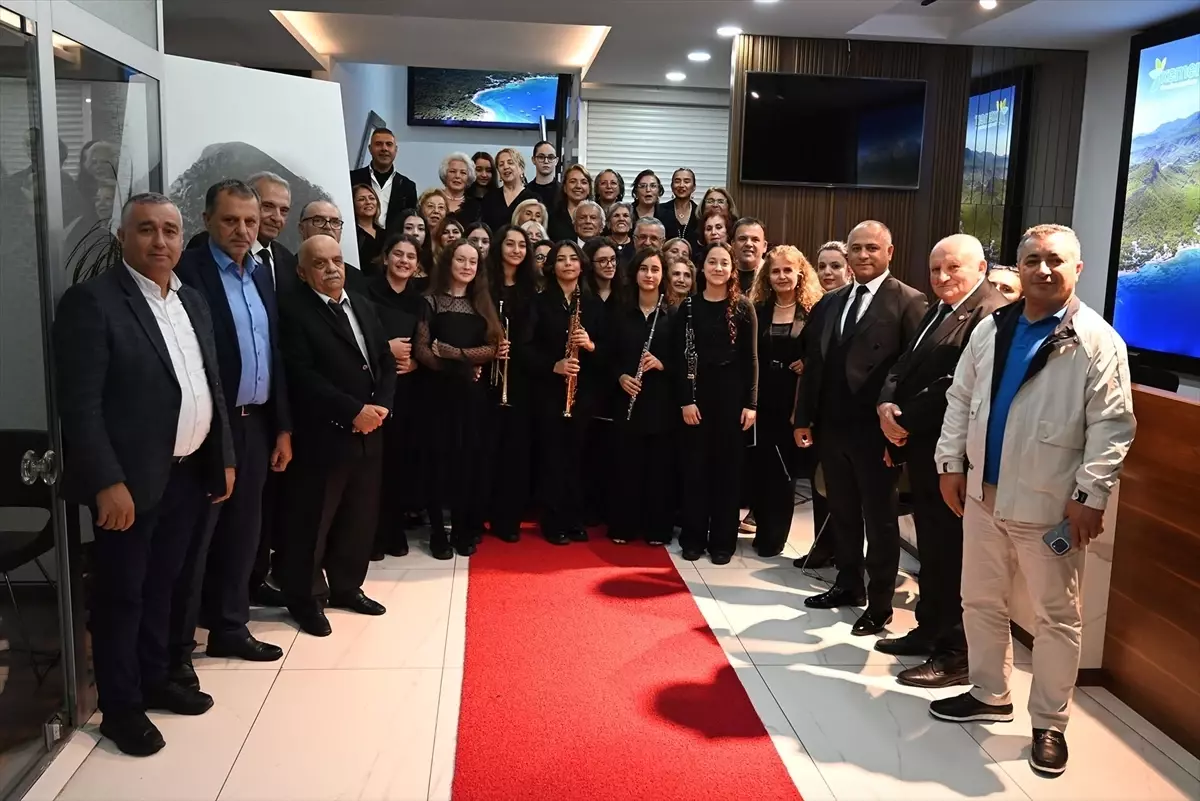 Kemer\'de Atatürk\'ü Anma Konseri