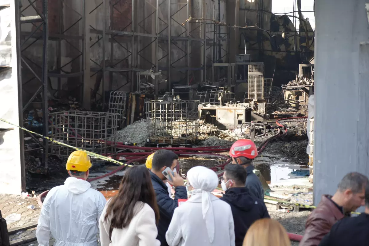 Dilovası\'nda Yangın İncelemesi