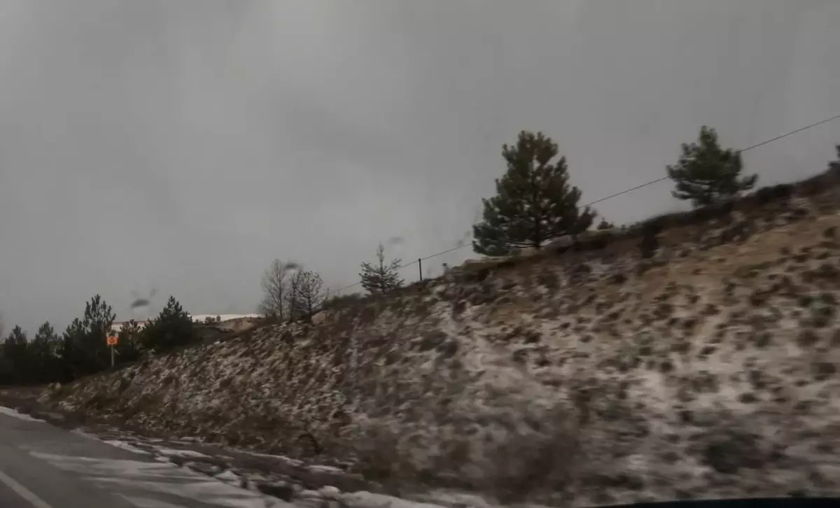 Tavşanlı\'da Dolu Yağışı Hayatı Olumsuz Etkiledi