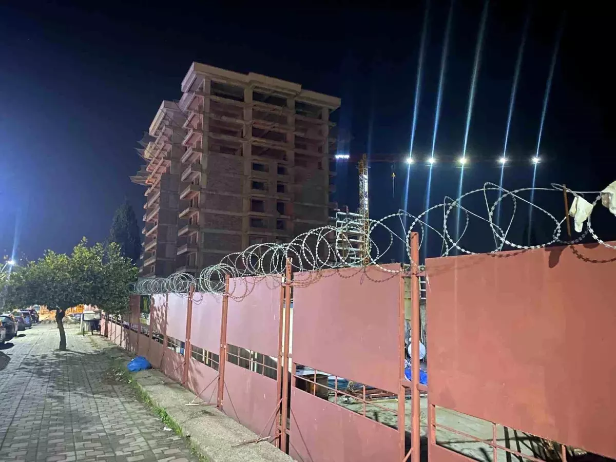 Turgutlu\'da inşaatta işçi hayatını kaybetti