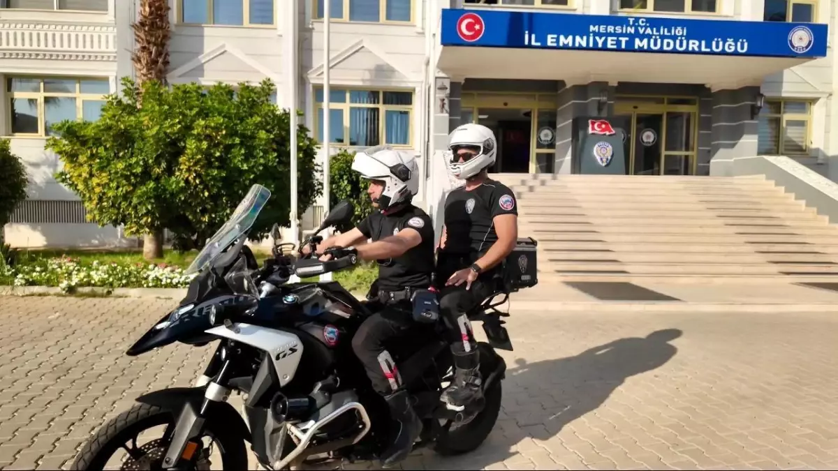 Mersin\'de Motosikletli Polis Denetimi: 40 Bin Kişi Kontrol Edildi