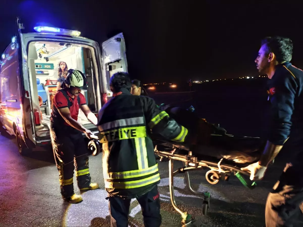 Kadirli\'de Çarpışma: 4 Yaralı