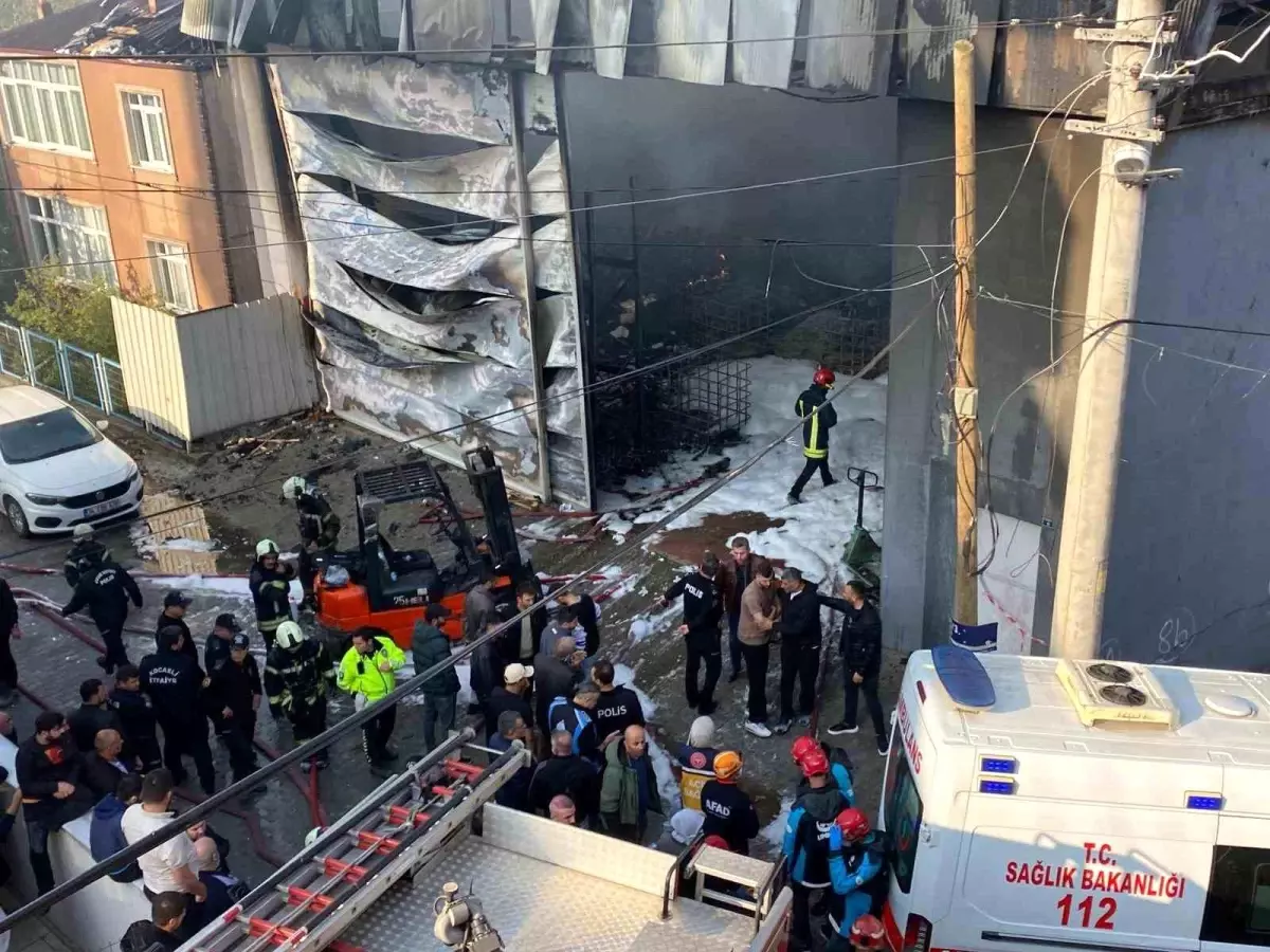 Dilovası\'nda Parfüm Tesisinde Yangın