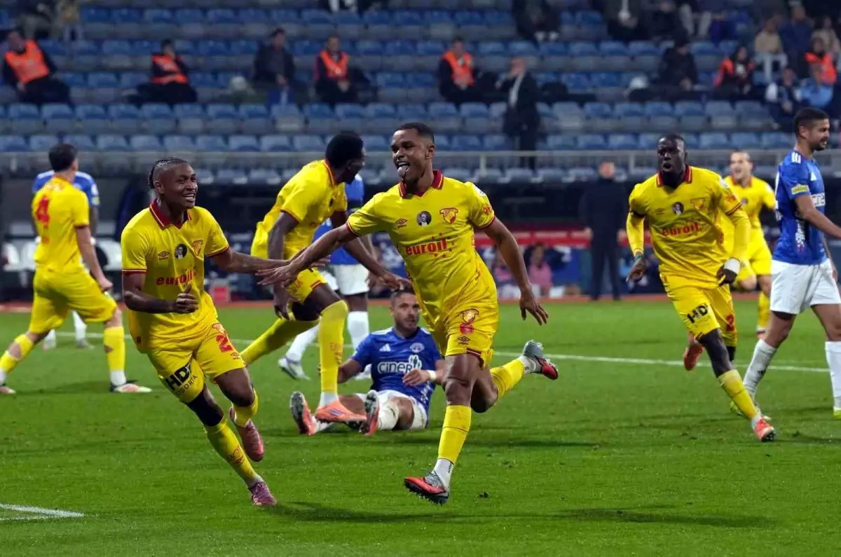 Kasımpaşa\'dan Göztepe\'ye 2-0 Yenilgi