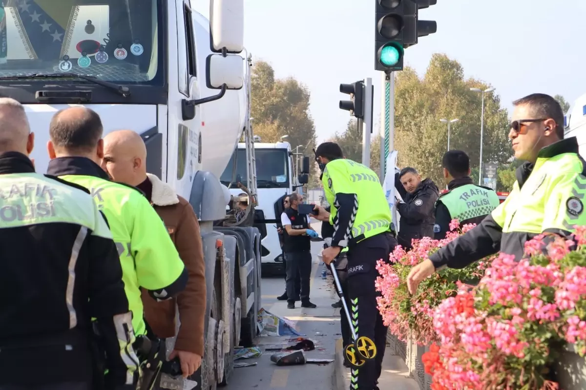 Yalova\'da Beton Mikserinin Altında Kalan Kadın Hayatını Kaybetti